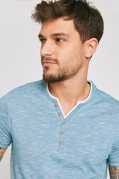 T-shirt col tunisien