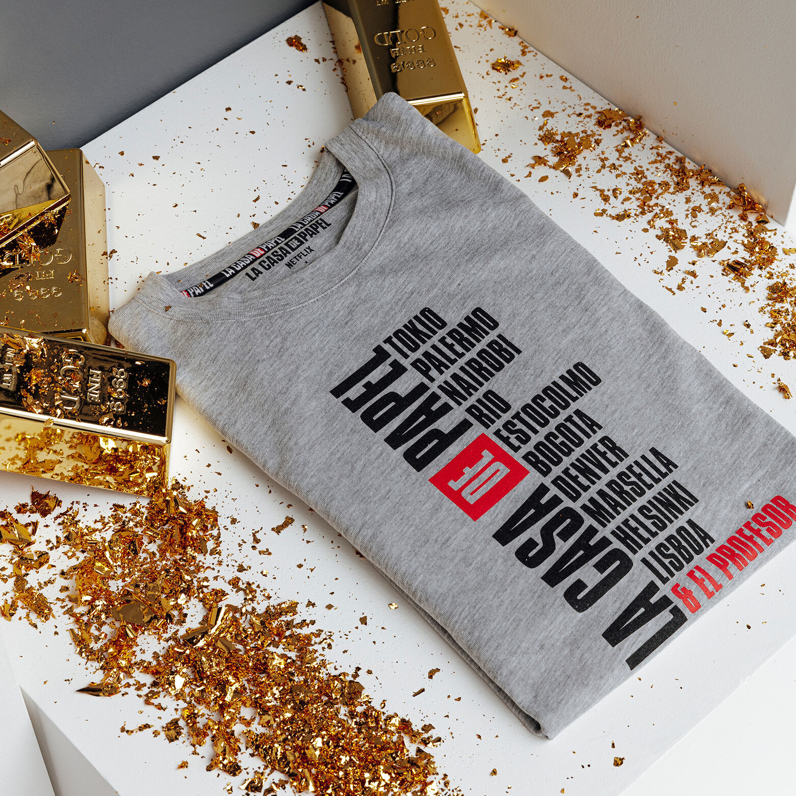 Tshirt gris NETFLIX chiné imprimé noms personnages