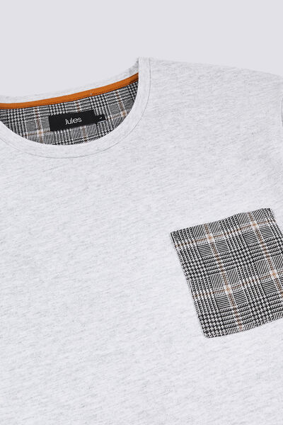 Tee shirt à poche carreaux