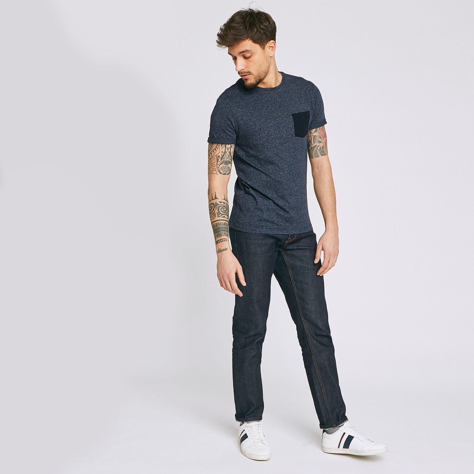 T-shirt matière fantaisie poche contrastée