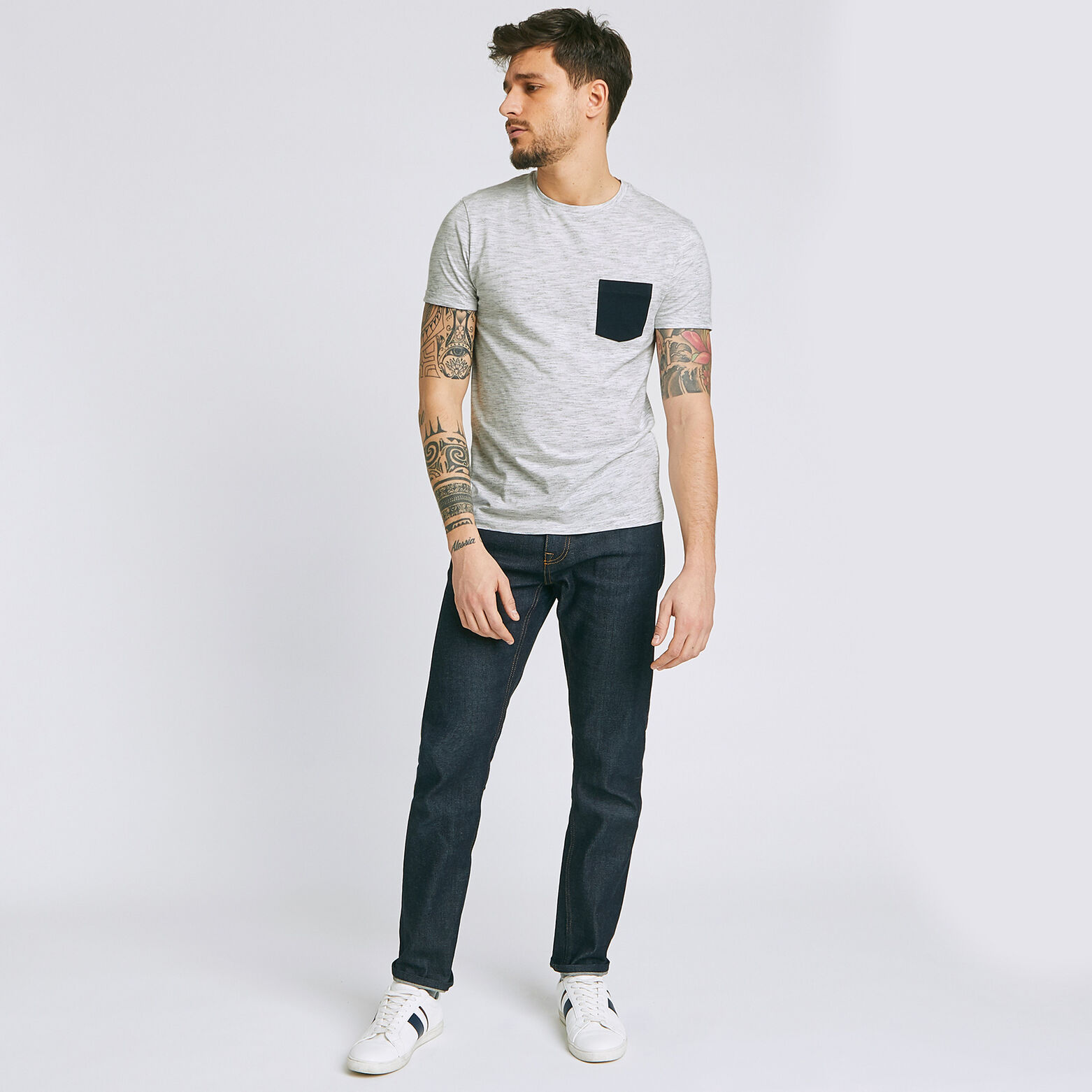 T-shirt matière fantaisie poche contrastée