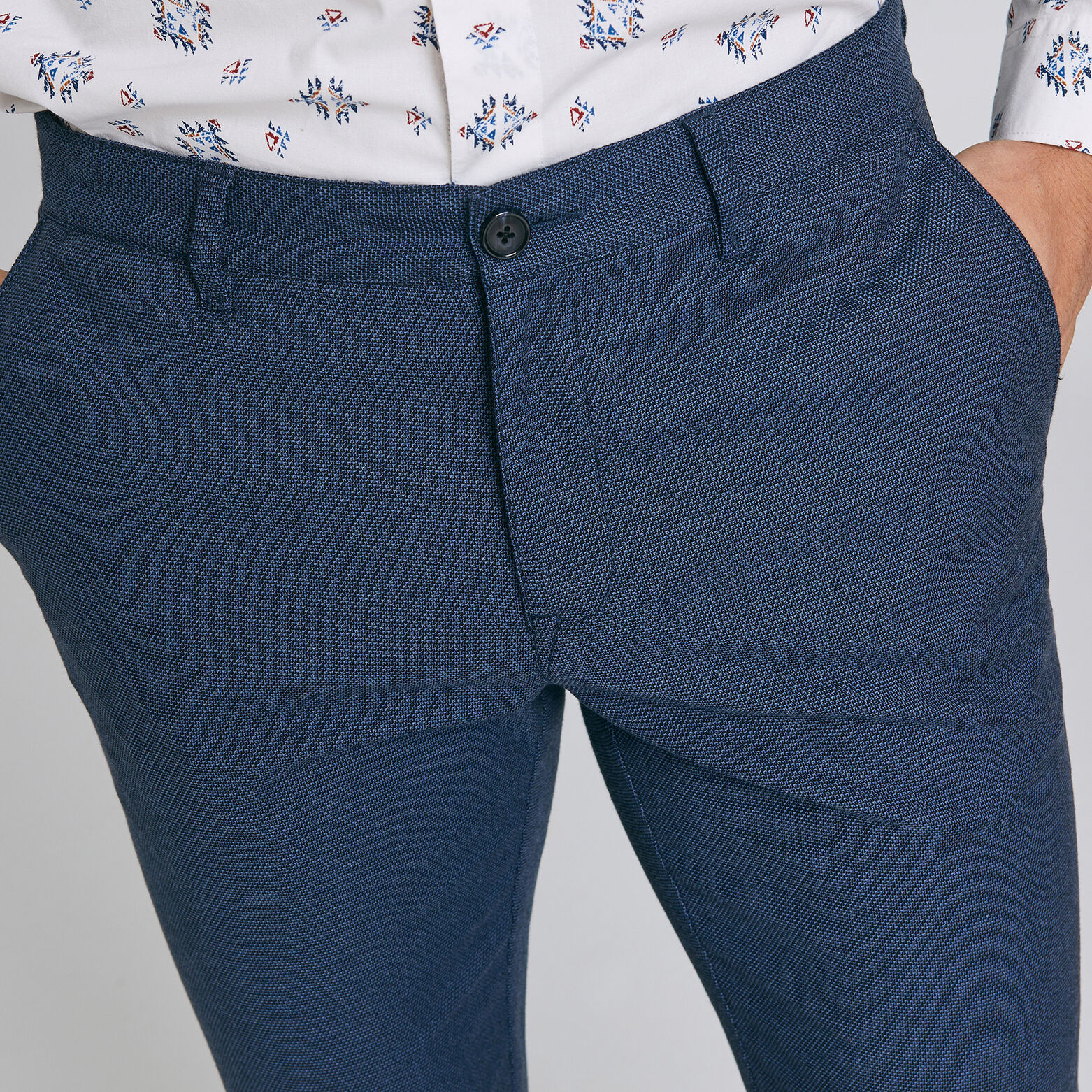 Pantalon chino slim faux uni