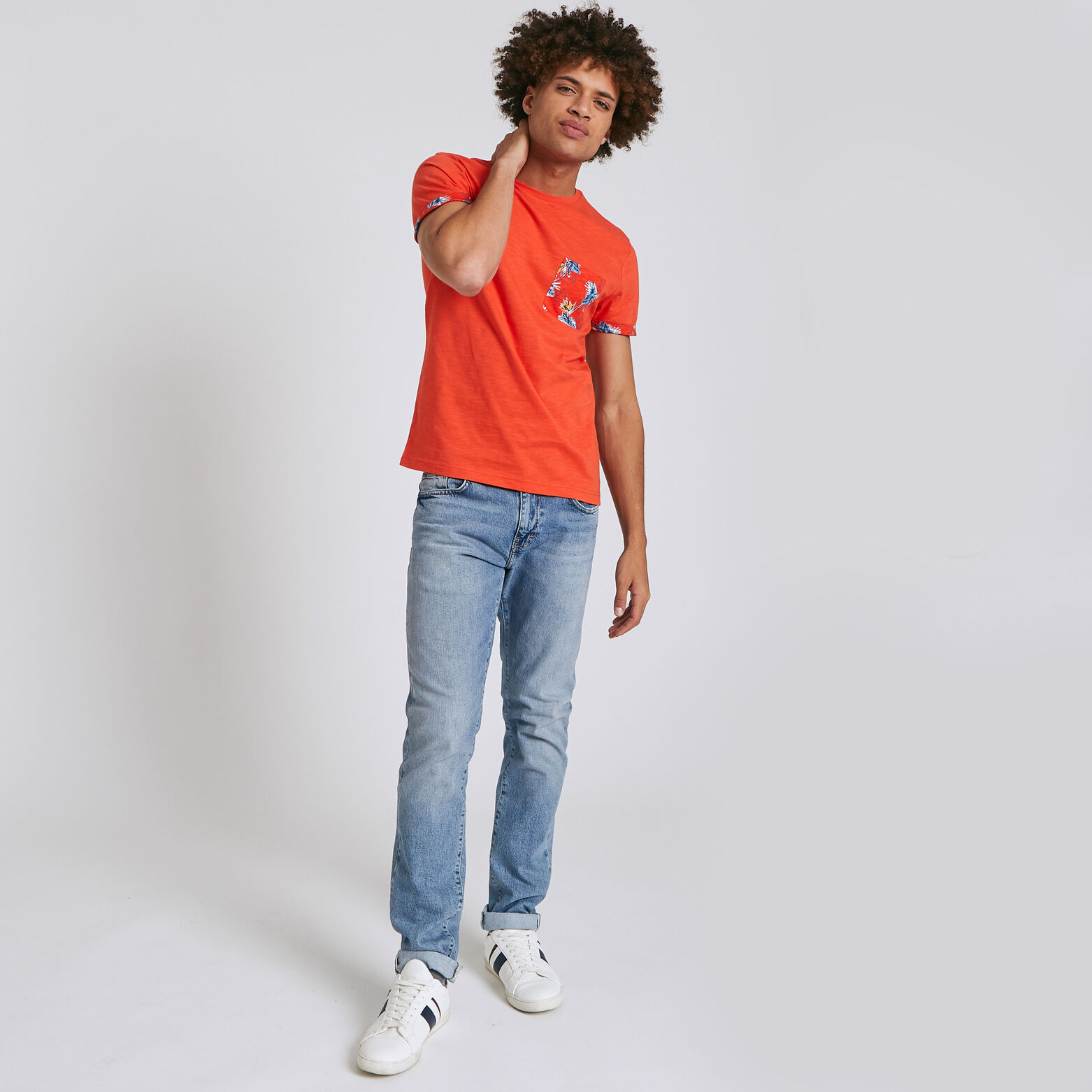 Tee shirt uni manches courtes détail imprimé hibis