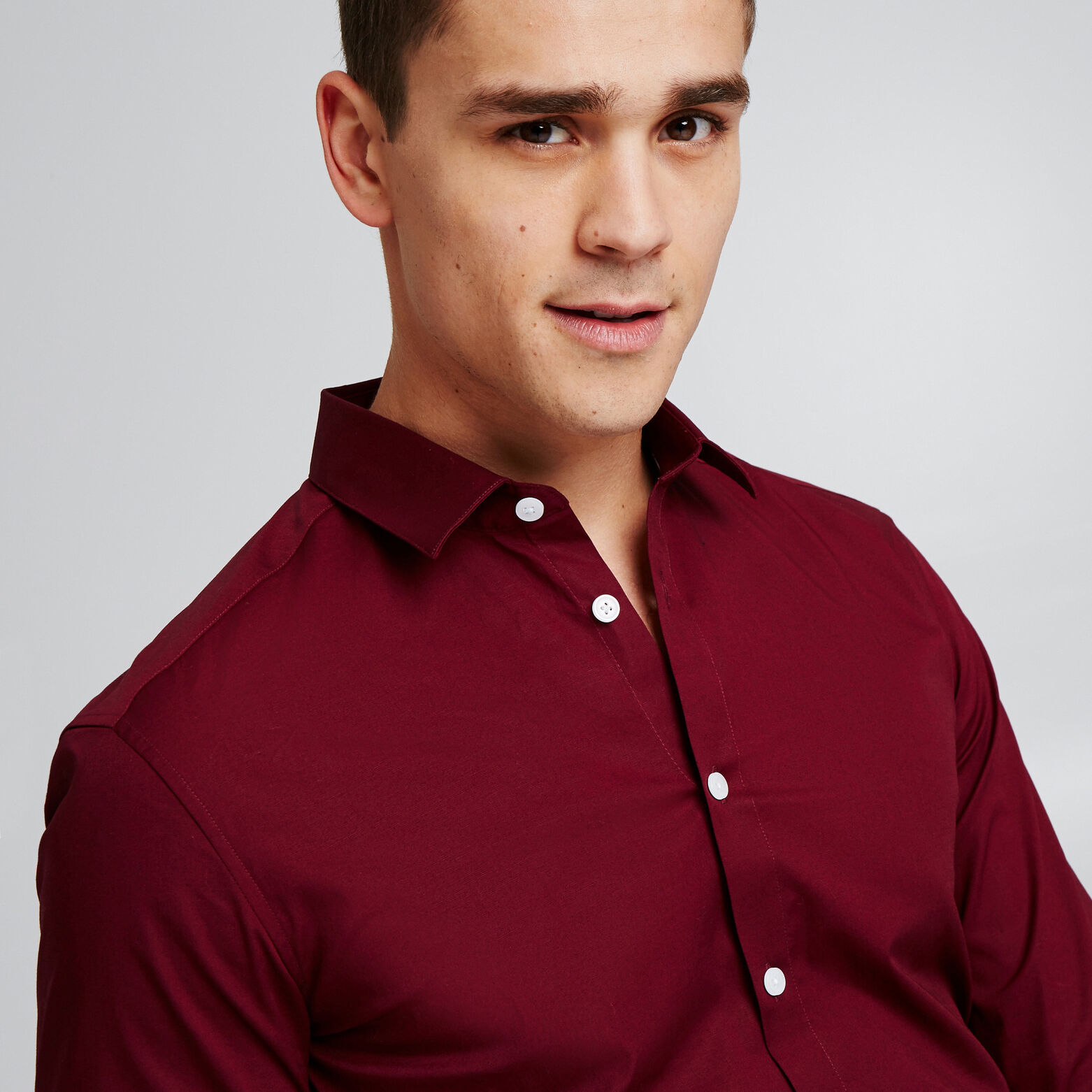 Chemise slim en popeline stretch