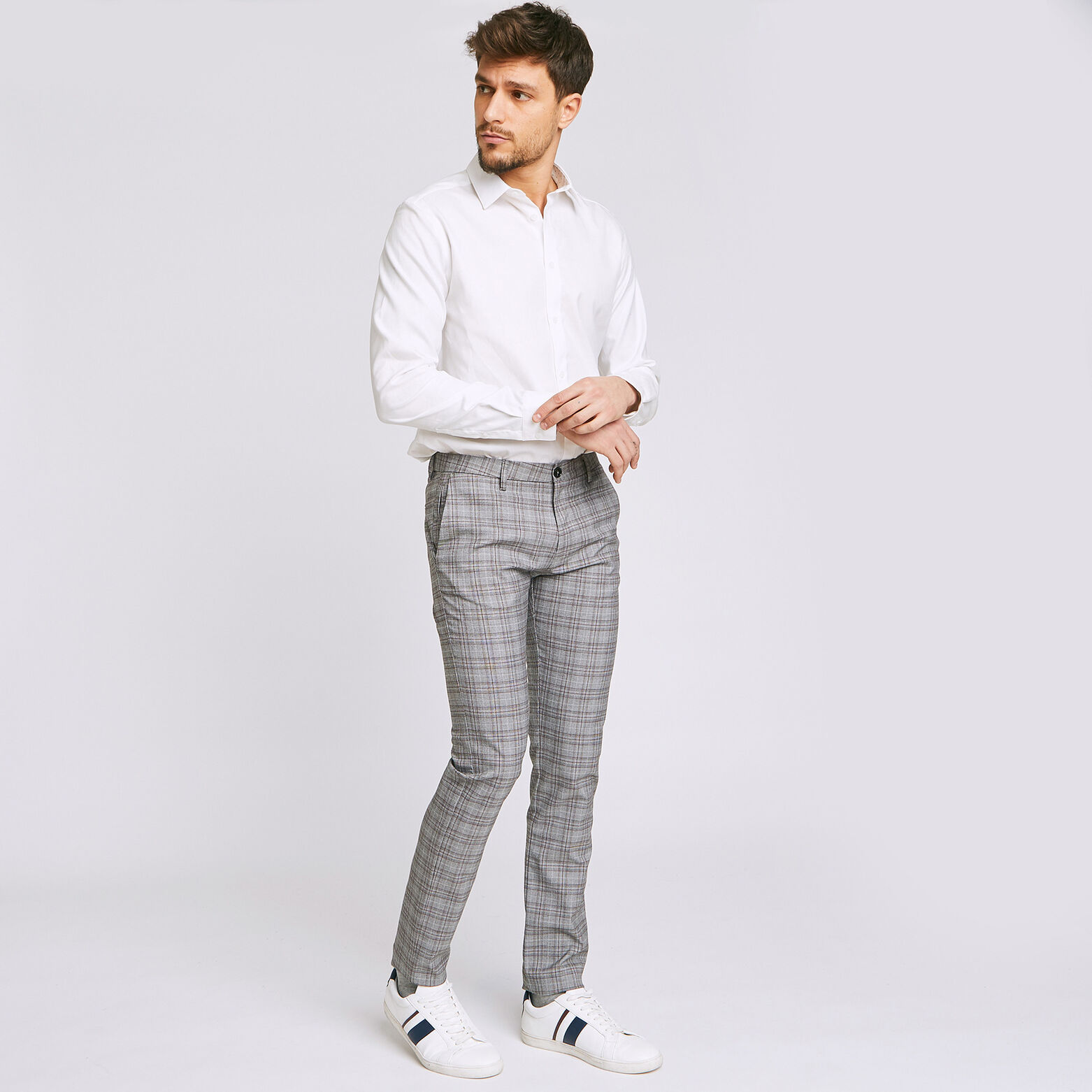 Pantalon chino slim à carreaux chiné