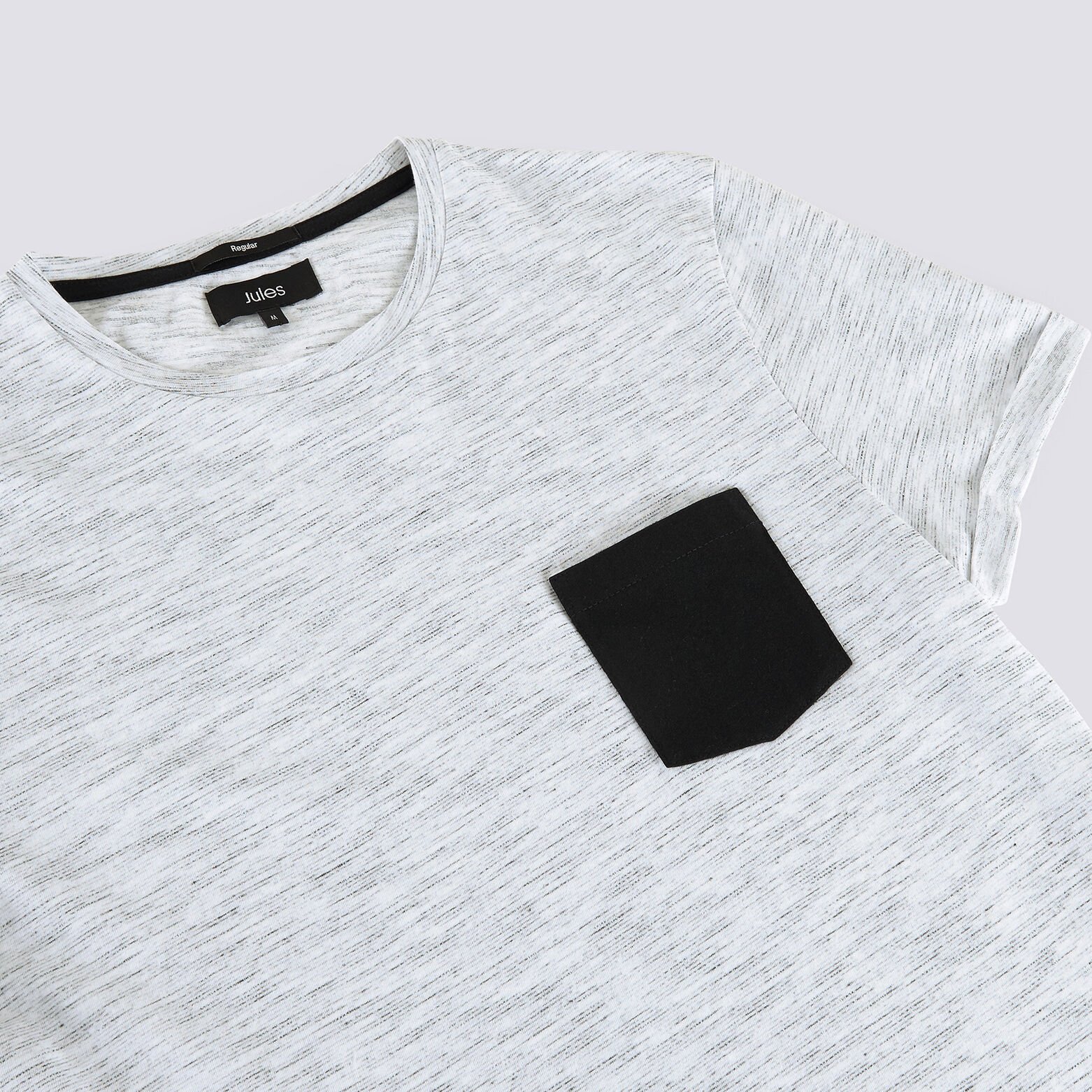 T-shirt matière fantaisie poche contrastée