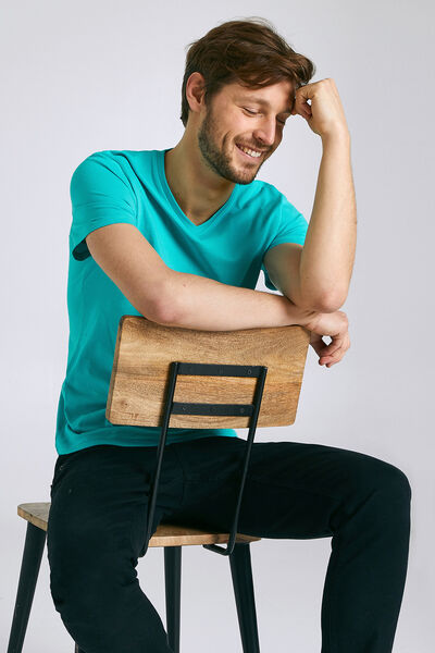 Tee-shirt uni col V slim