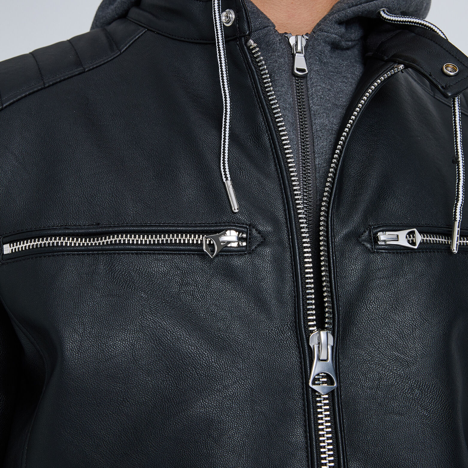 Blouson imitation cuir à capuche