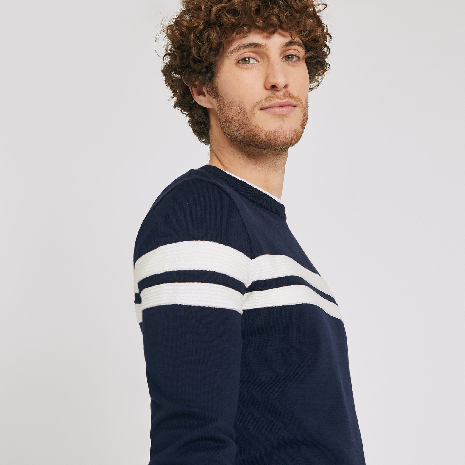 Pull  col rond bandes contrastées