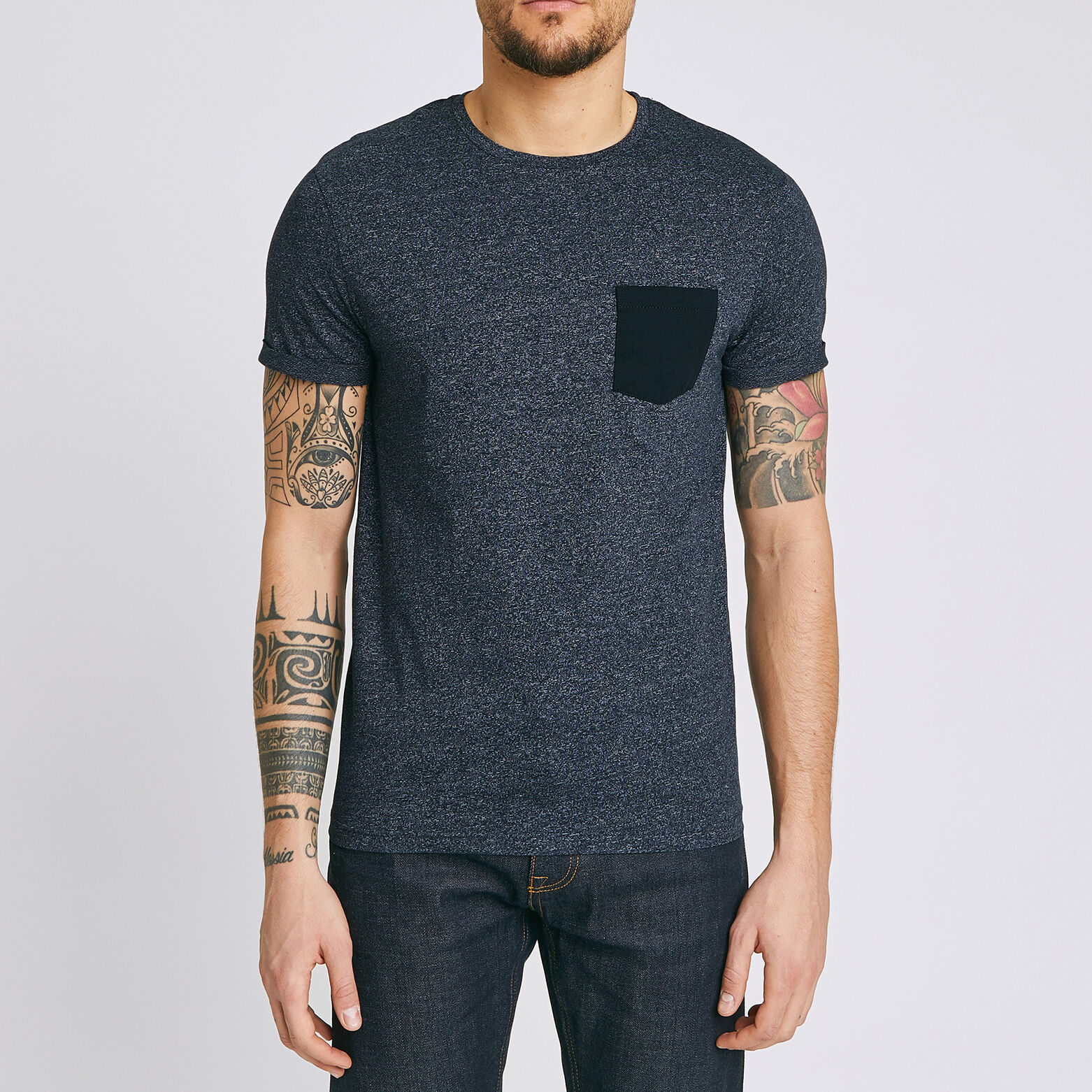 T-shirt matière fantaisie poche contrastée