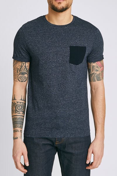 T-shirt matière fantaisie poche contrastée