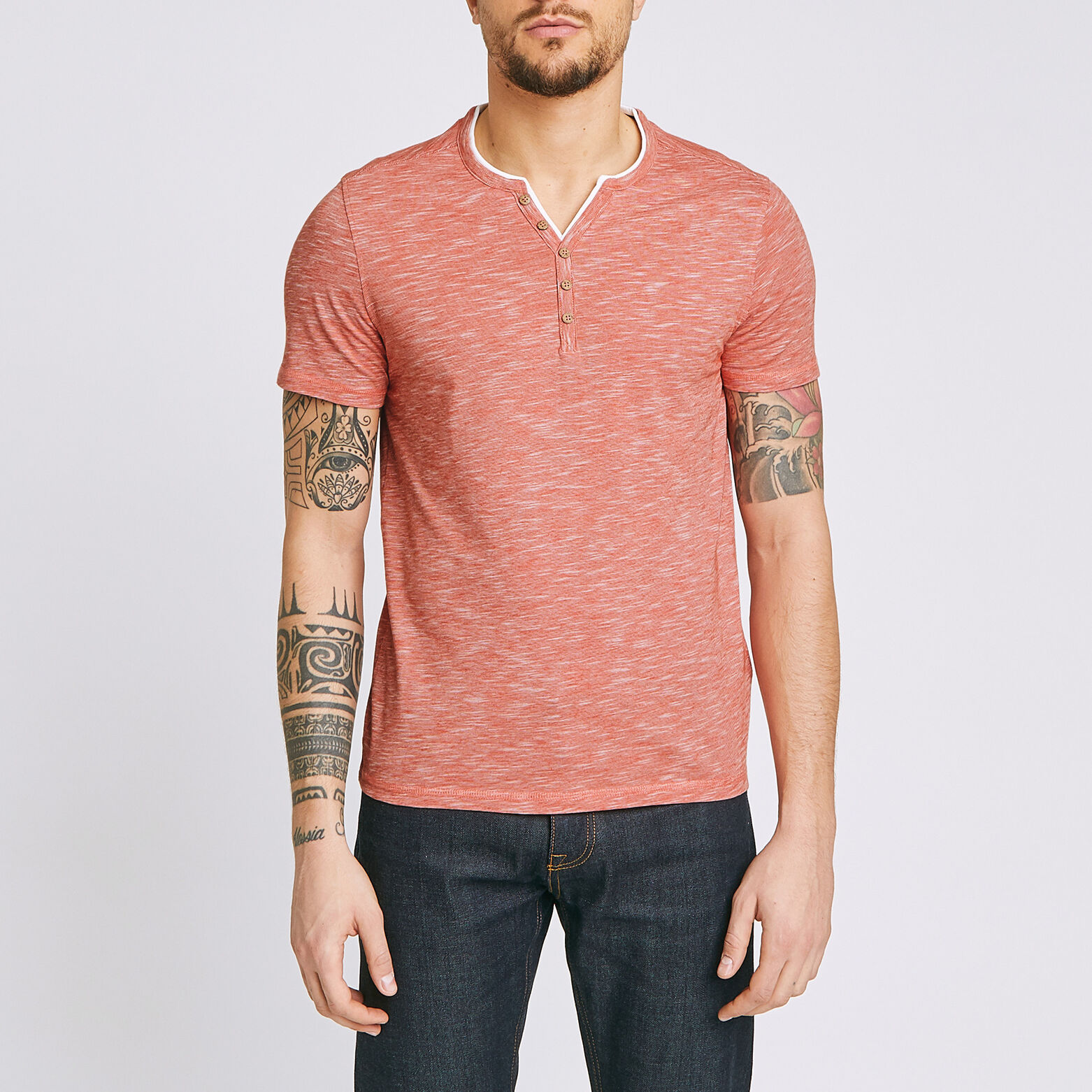 T-shirt col tunisien