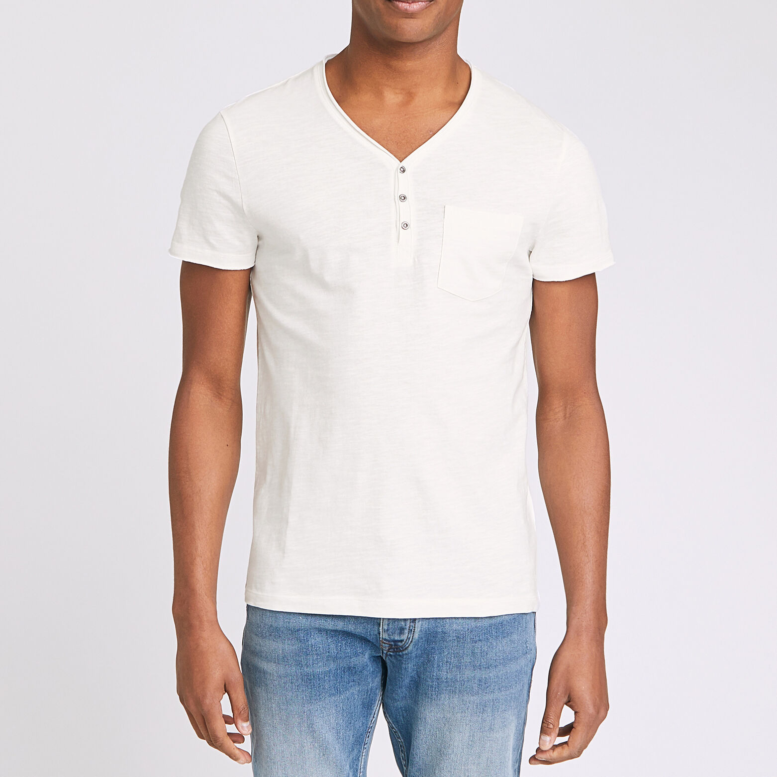 T-shirt col tunisien roulotté