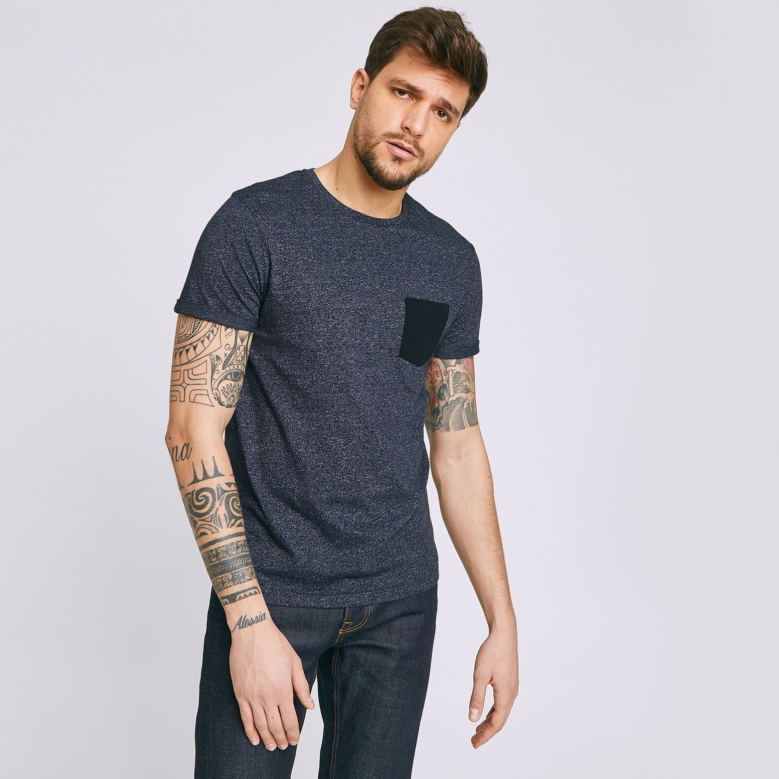 T-shirt matière fantaisie poche contrastée