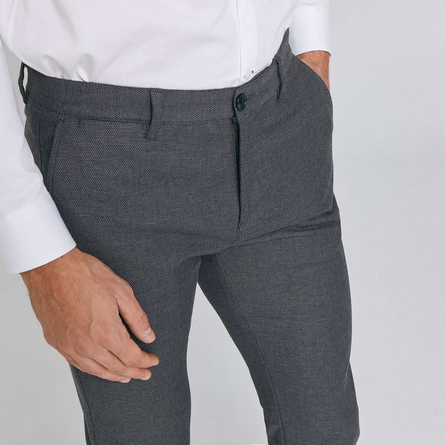 Pantalon chino slim faux uni