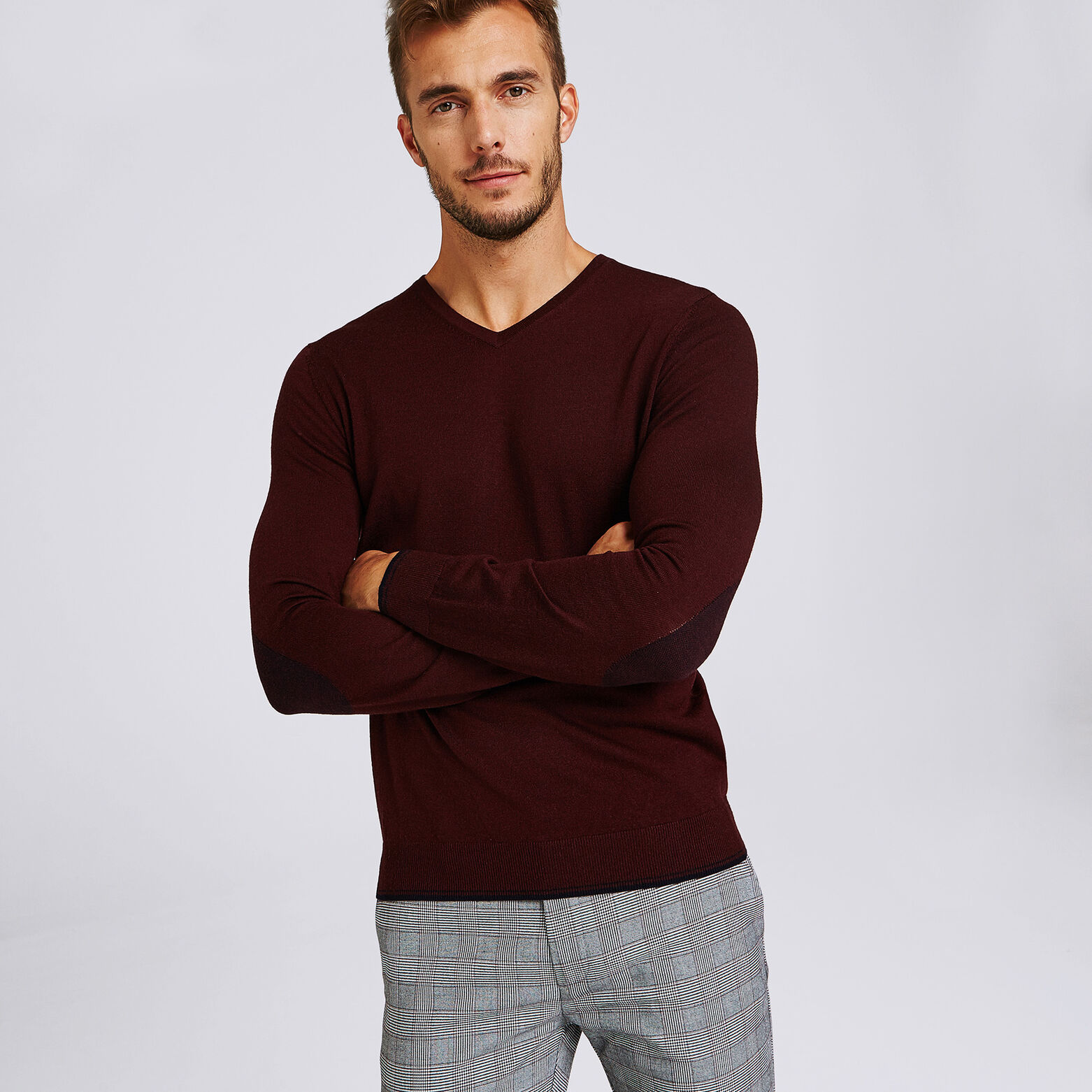 Pull laine mérinos uni col V