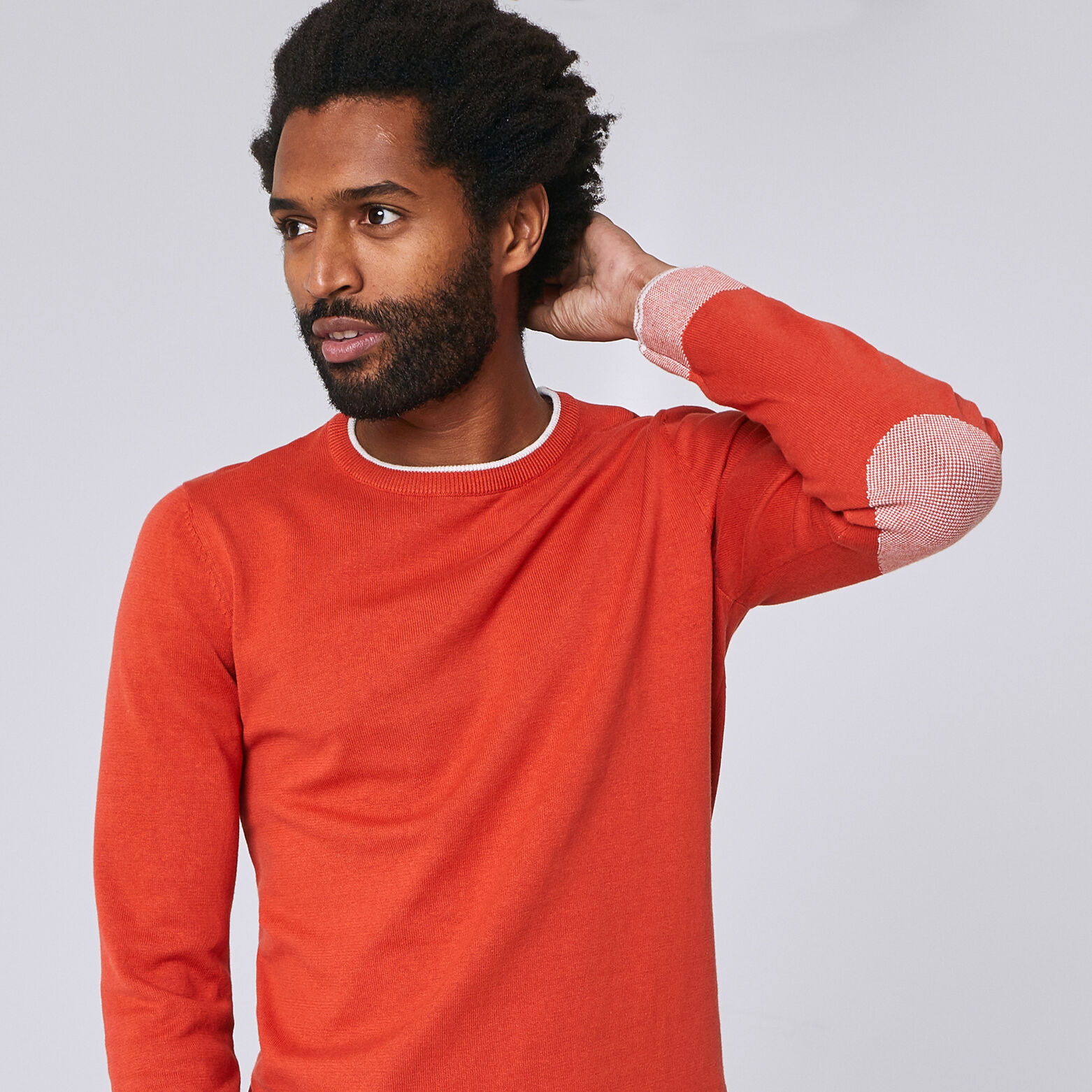 Pull col rond jeu de points