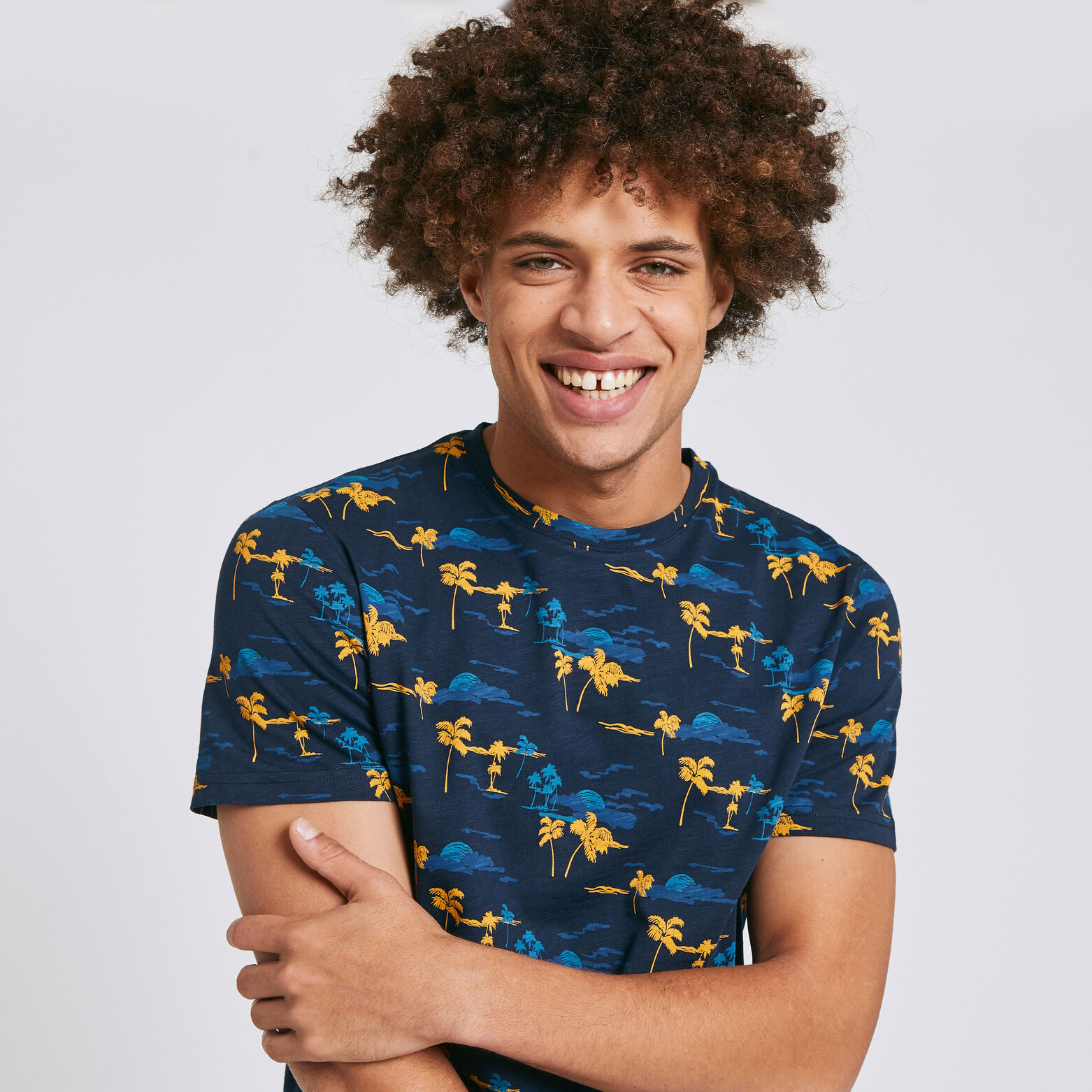 Tee shirt manches courtes imprimé all-over palmier