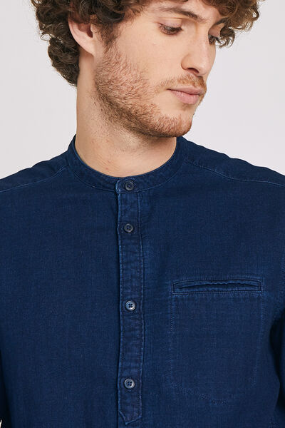 Chemise unie en jean col officier