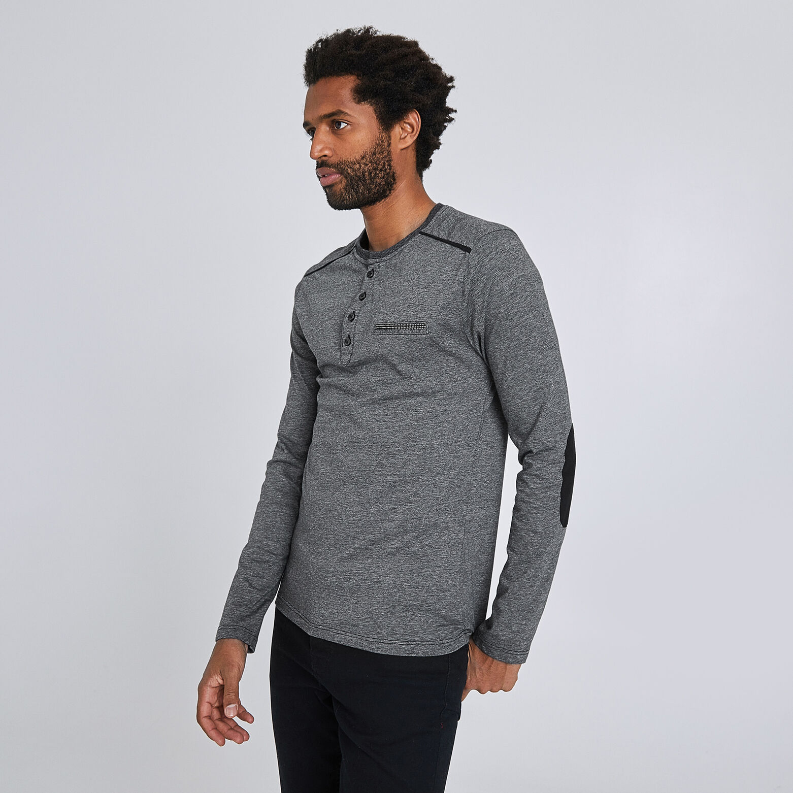 Tee-shirt col tunisien
