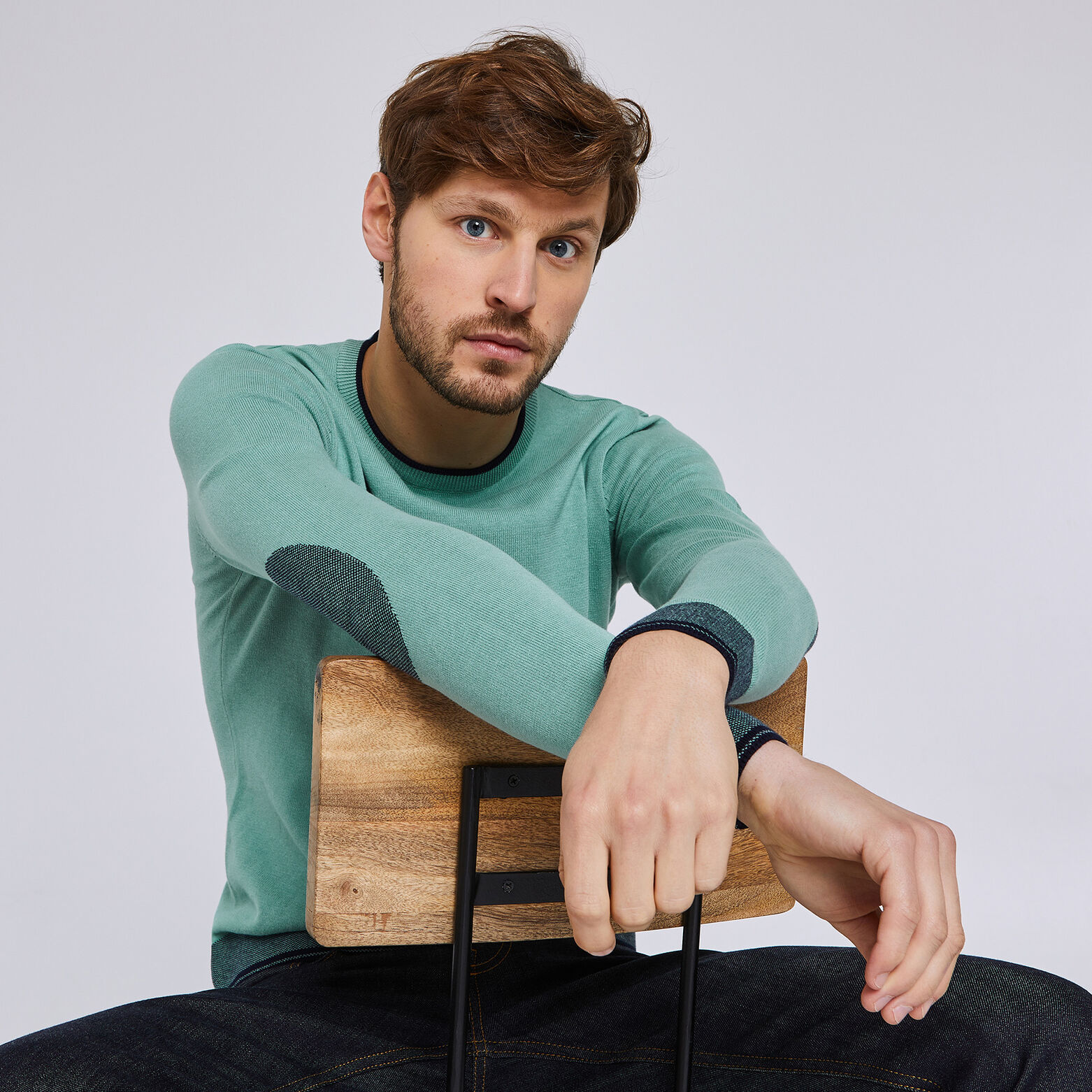 Pull col rond jeu de points