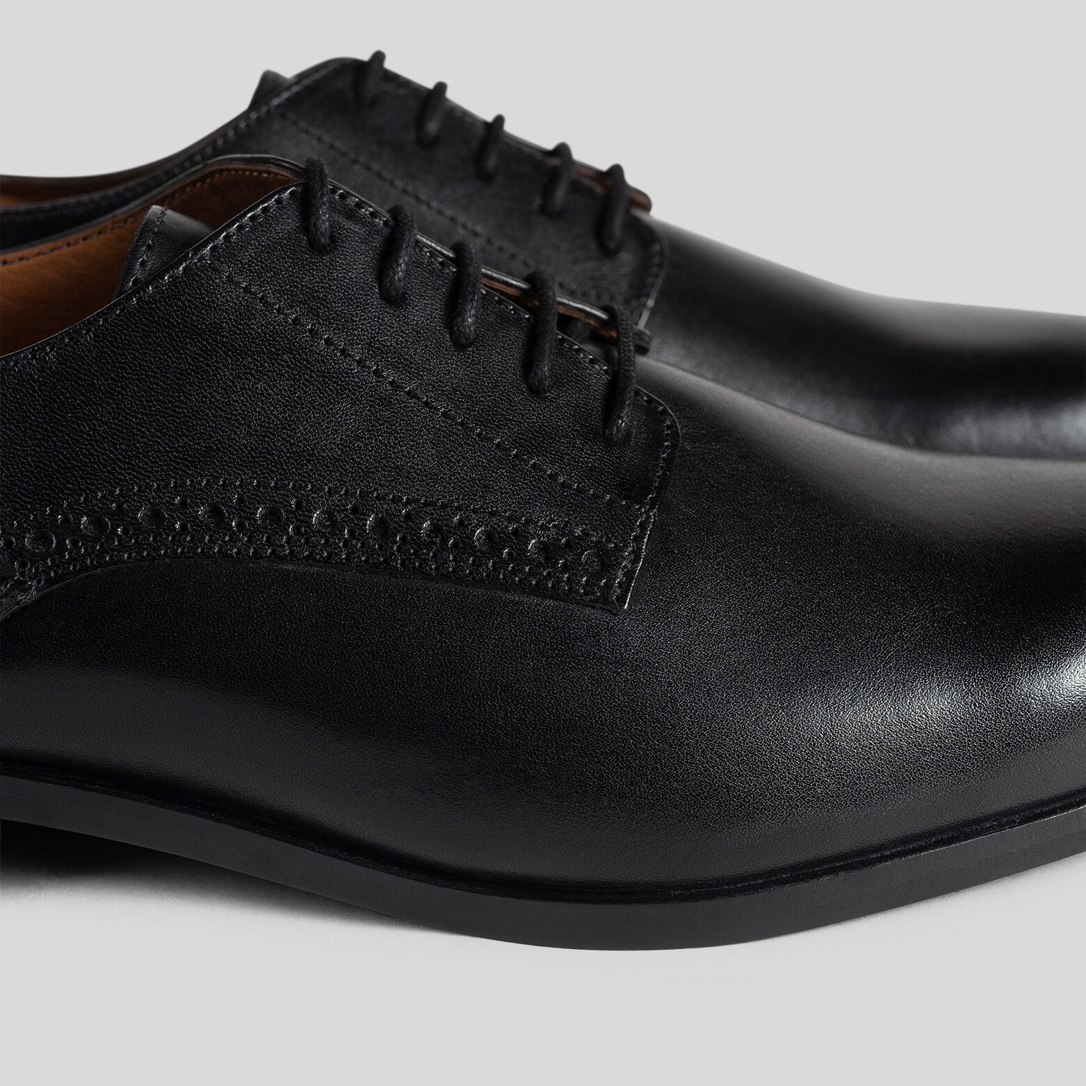 Chaussures de costume en cuir lisse