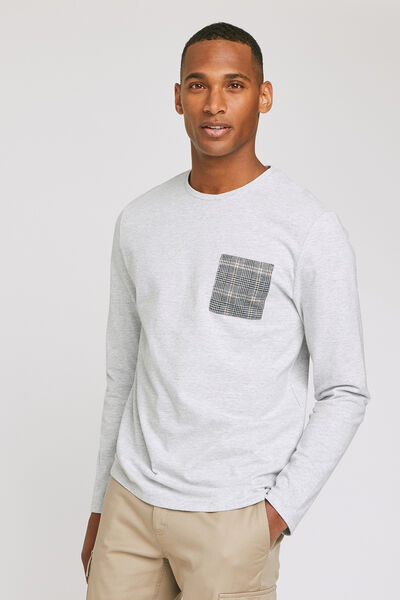 Tee shirt à poche carreaux