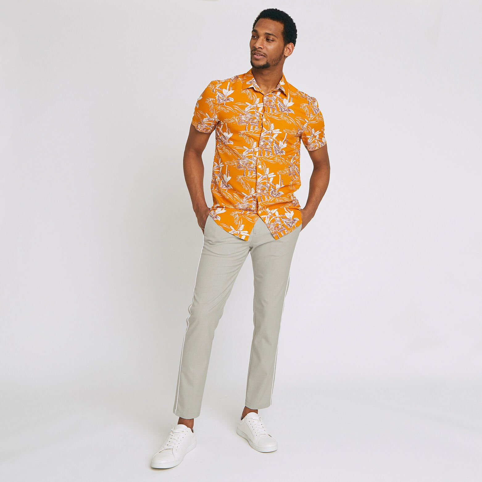 Chino Slim carrot bande côté
