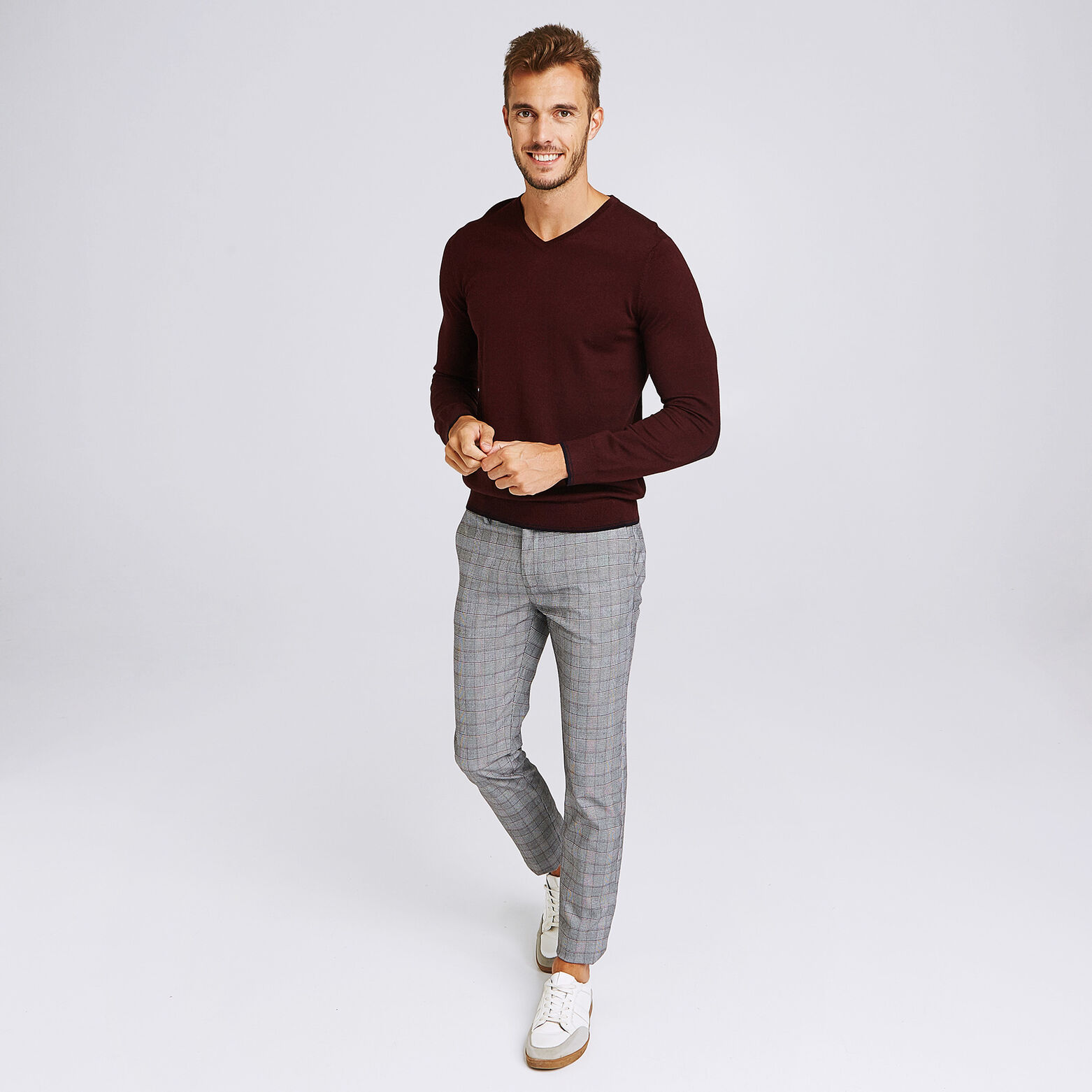 Pull laine mérinos uni col V