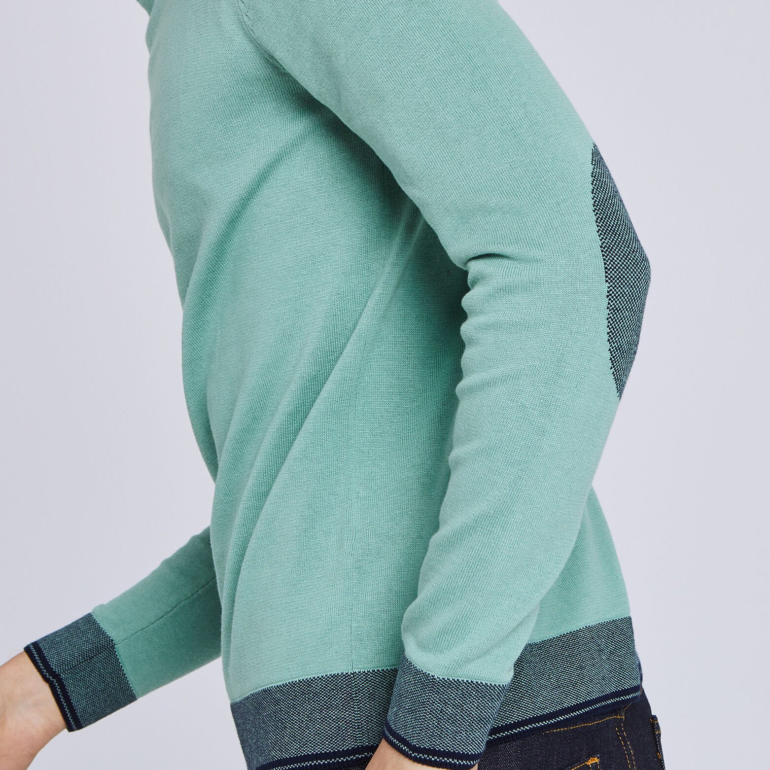 Pull col rond jeu de points