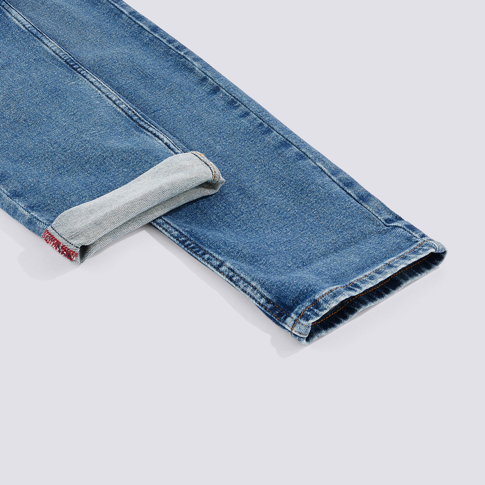 Jean Straight. 100% recyclé