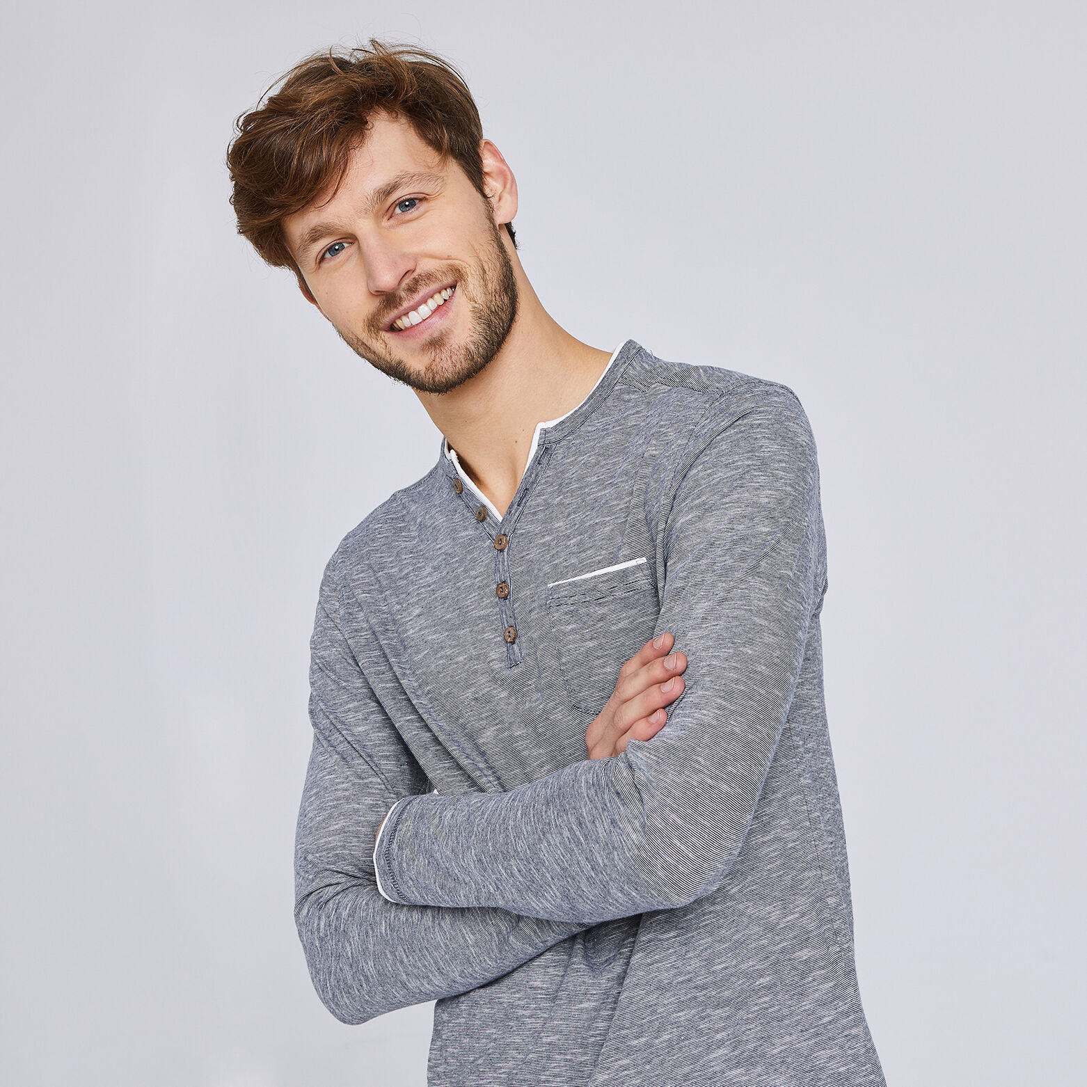 Tee-shirt col tunisien
