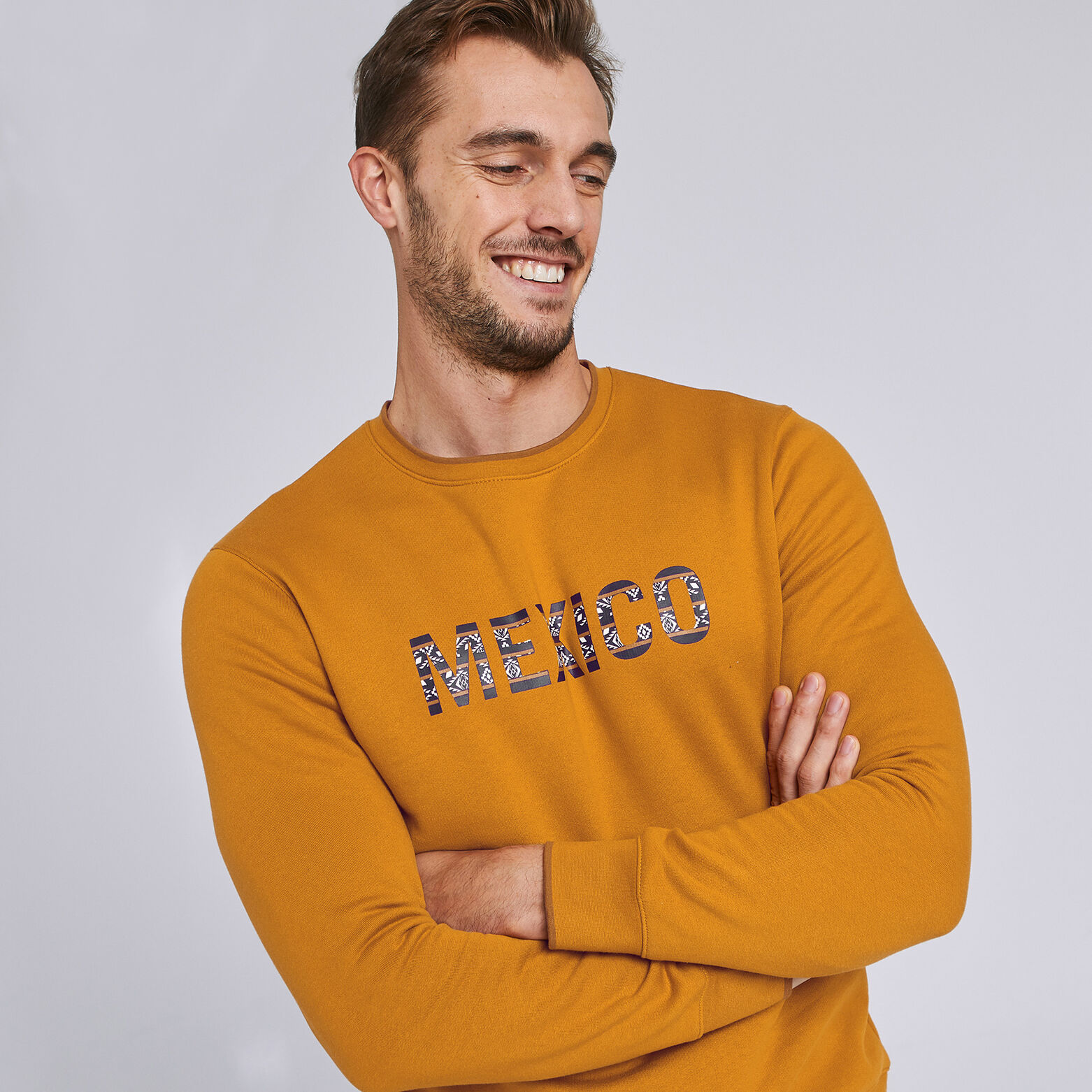Sweat col rond message imprimé aztec