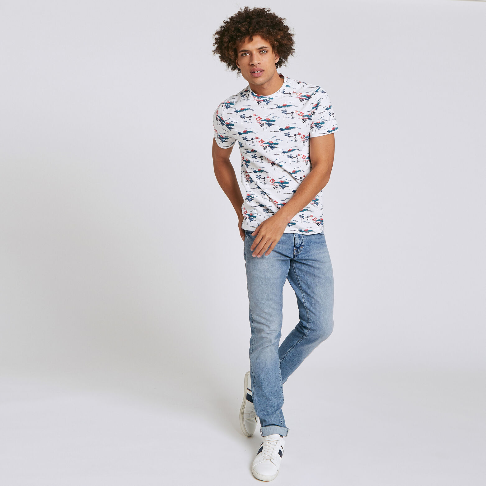 Tee shirt manches courtes imprimé all-over palmier