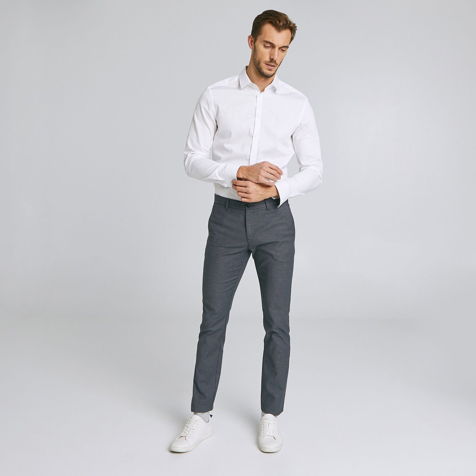 Pantalon chino slim faux uni