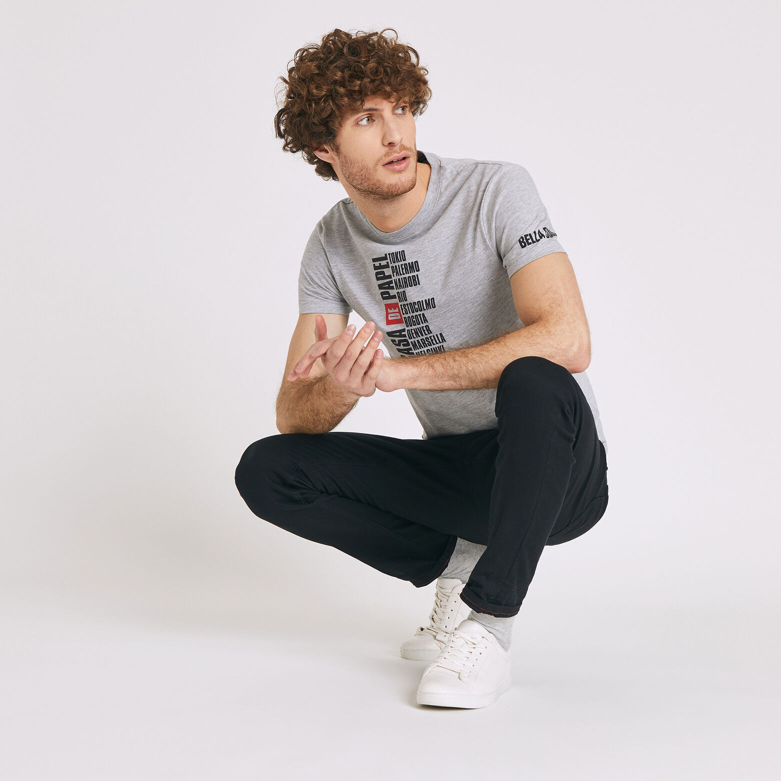 Tshirt gris NETFLIX chiné imprimé noms personnages
