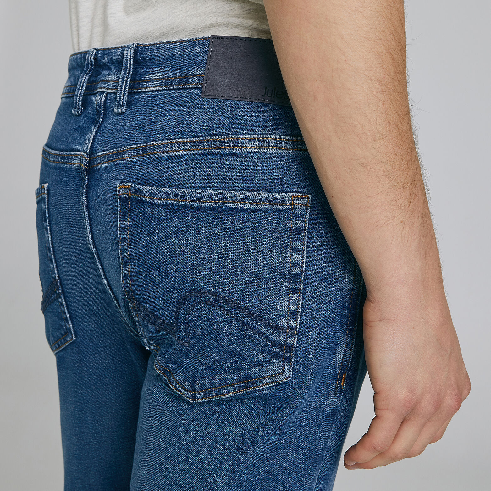 Jean Straight. 100% recyclé