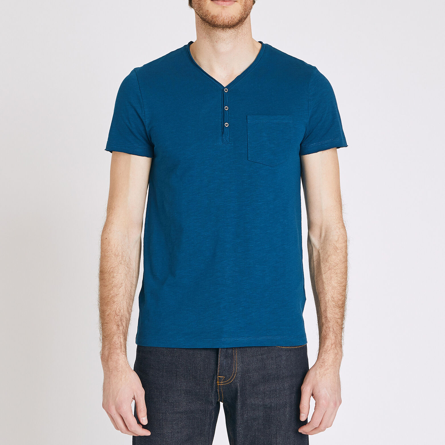 T-shirt col tunisien roulotté