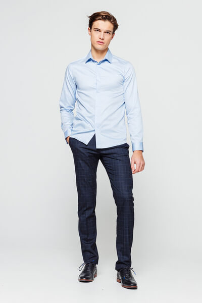 Chemise slim en satin boutonnage caché