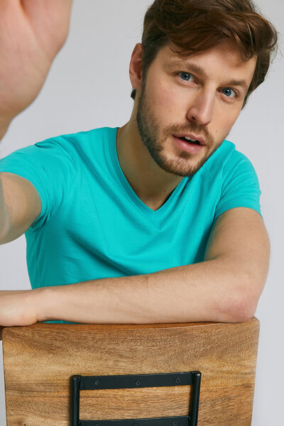 Tee-shirt uni col V slim