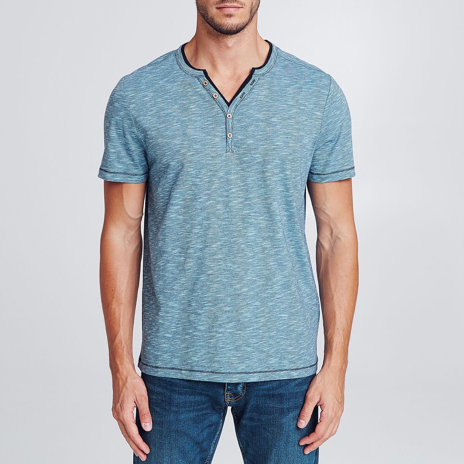 T-shirt col tunisien