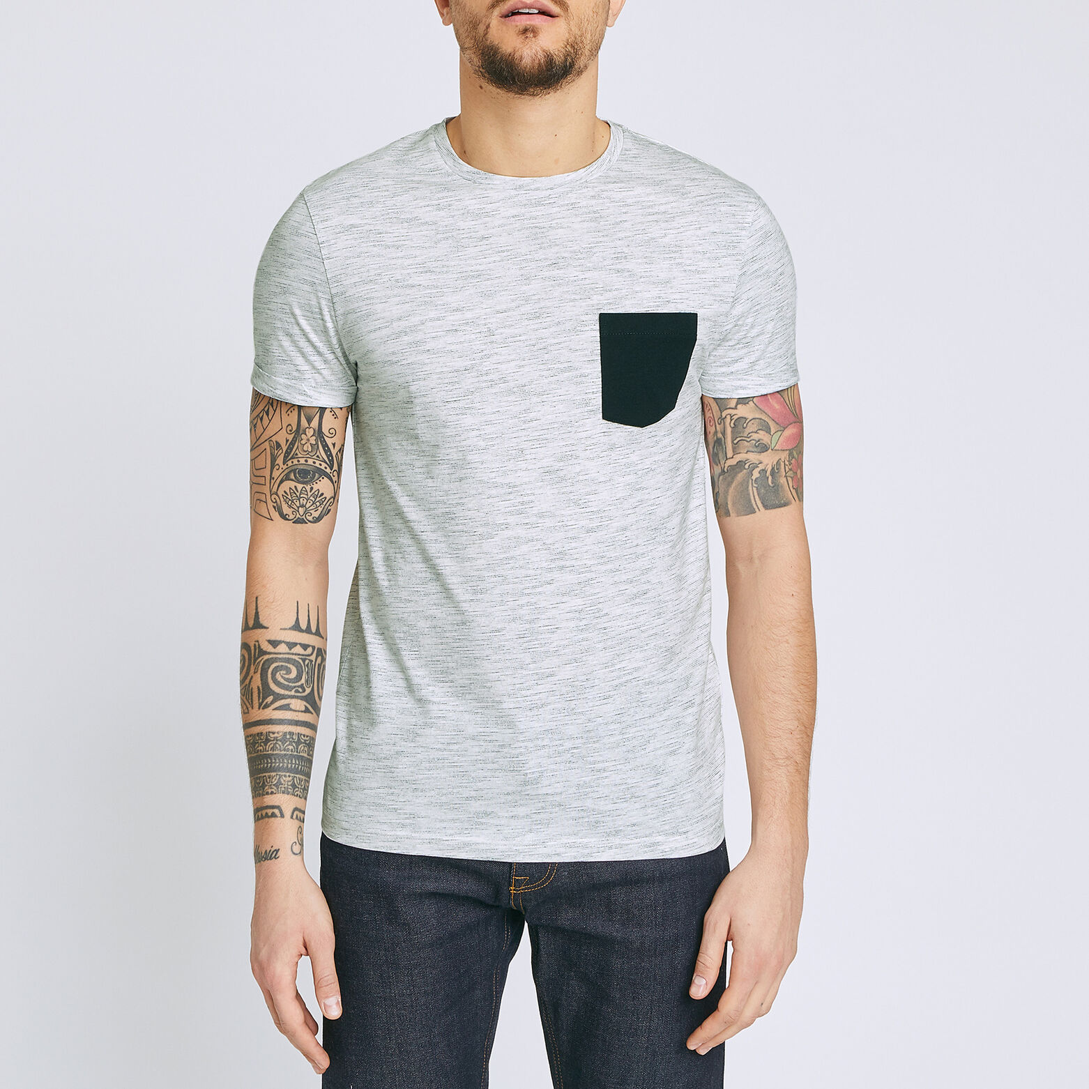 T-shirt matière fantaisie poche contrastée