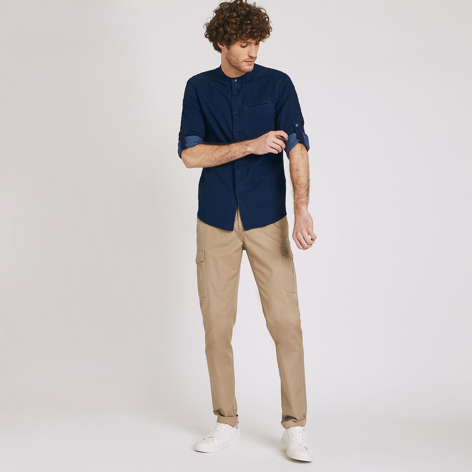 Chemise unie en jean col officier