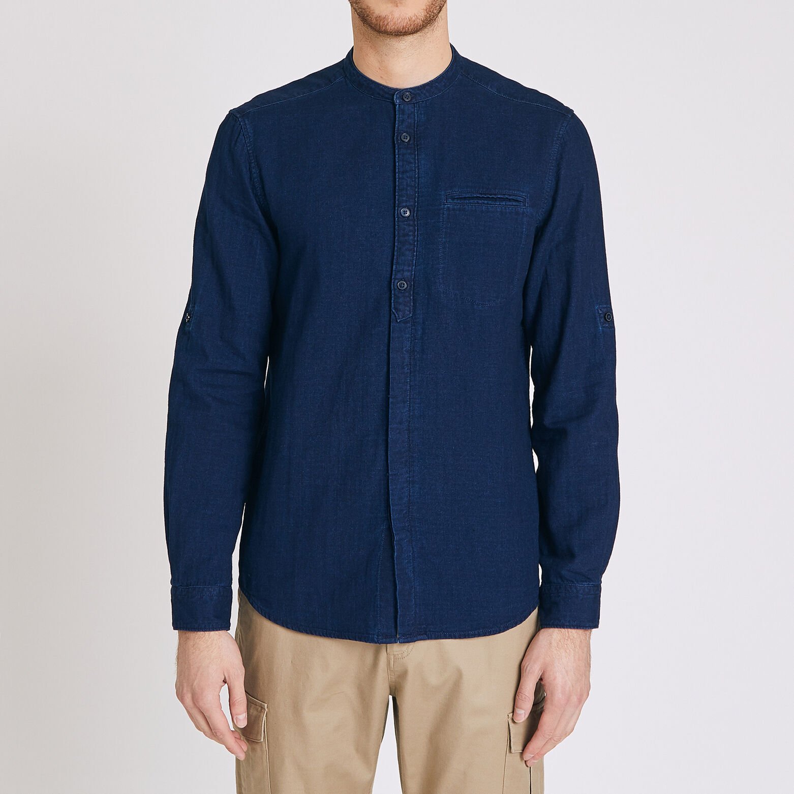 Chemise unie en jean col officier
