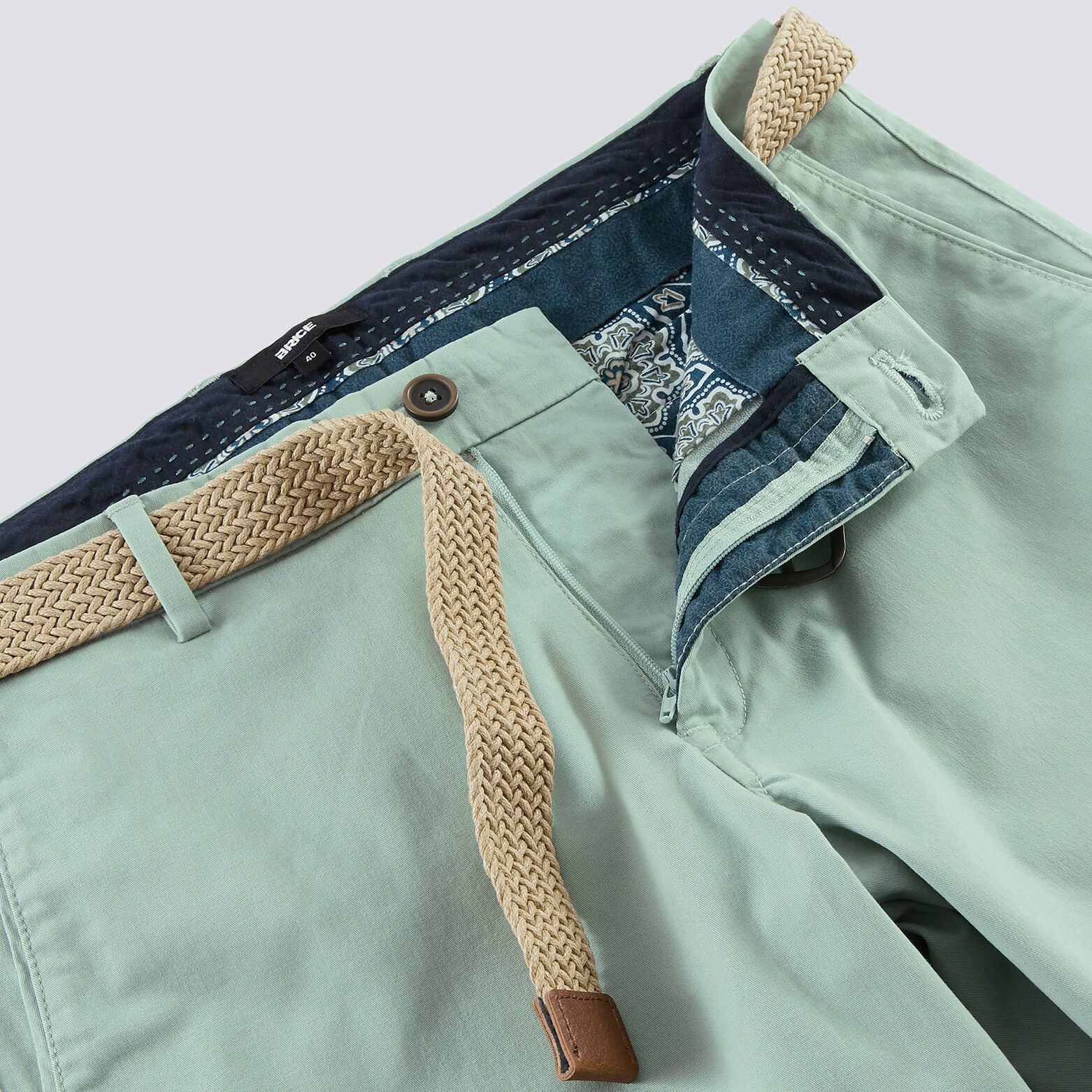 Bermuda chino uni avec ceinture