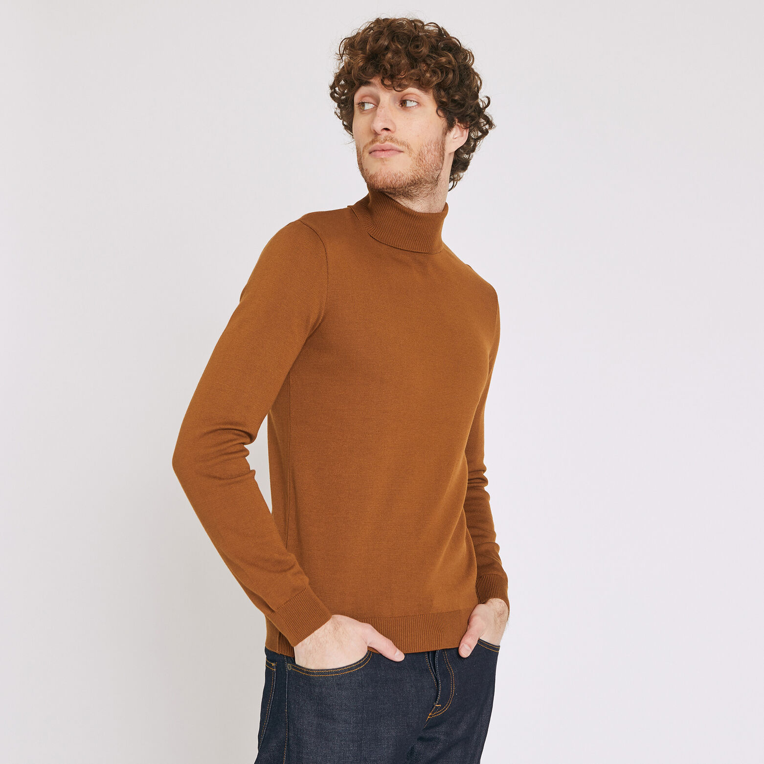 Pull col roulé uni
