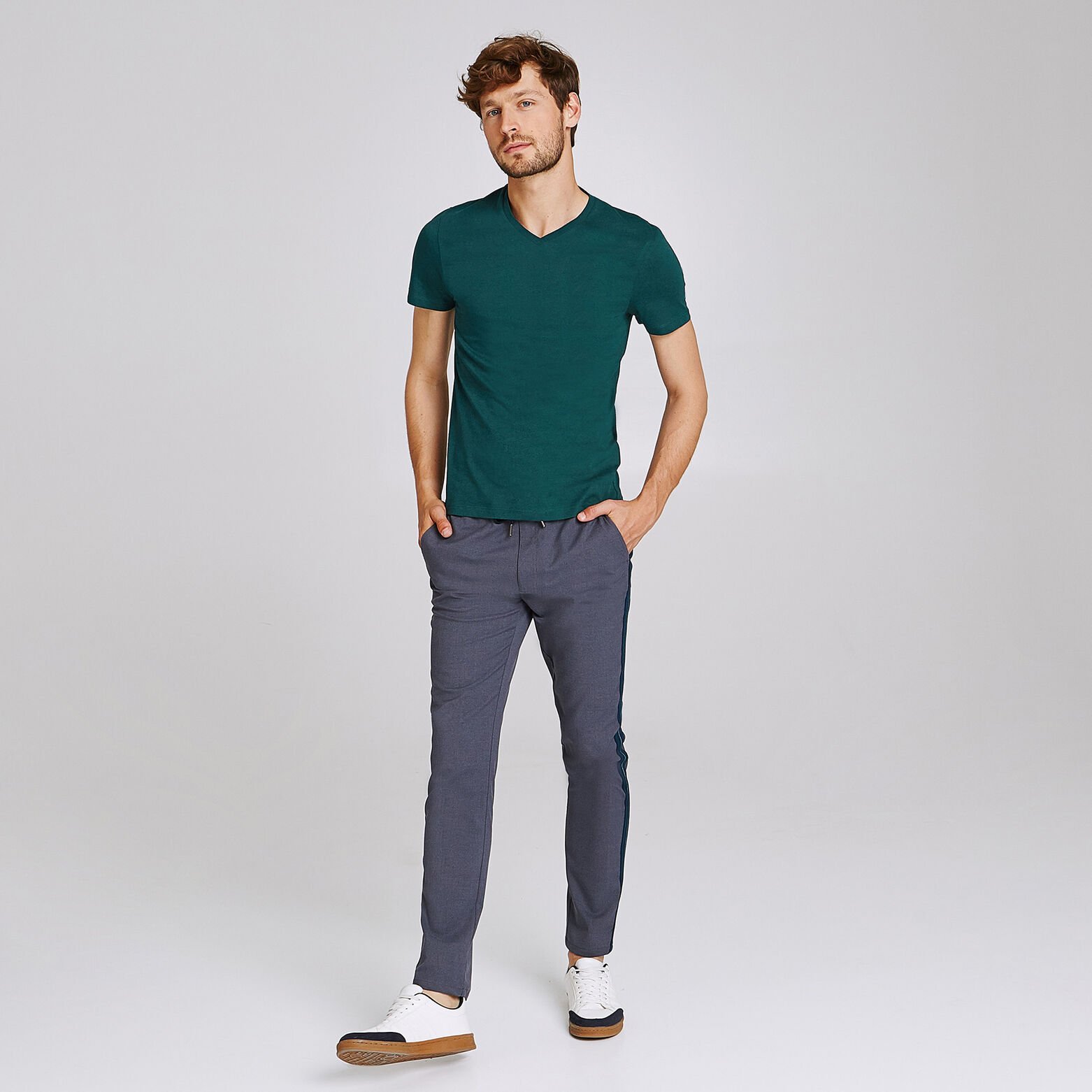 Tee-shirt uni col V slim